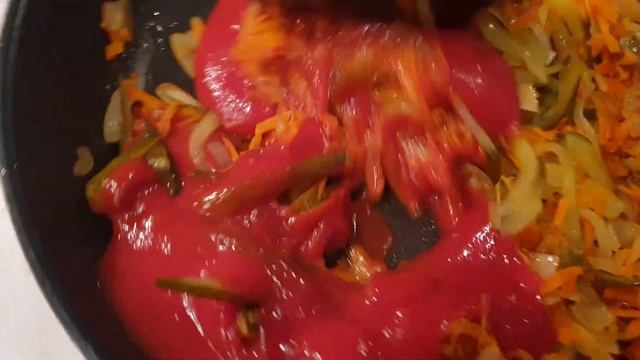 Солянка мясная сборная.Рецепт солянки.Простой вкусный рецепт супа.Нужен ваш совет.Влог из Эстонии смотреть онлайн