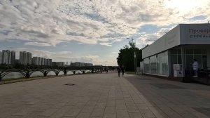 За спасение своей невесты, богач позвал бродягу на свадьбу… А едва он взял микрофон, ресторан замер