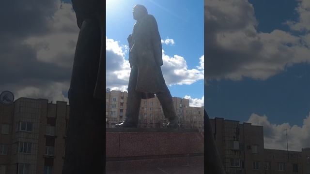 Памятники Ленину. г. Кириши. Ленинградская область