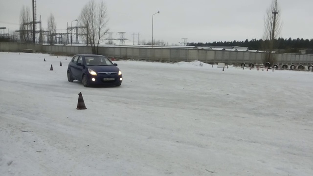 Зимний Базовый авто тренинг. Обучение безопасному вождению в экстремальных условиях. 