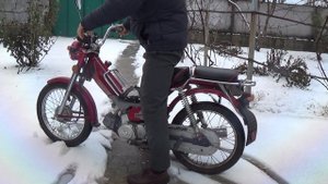 Мопед ДЕЛЬТА заводим зимой, 2