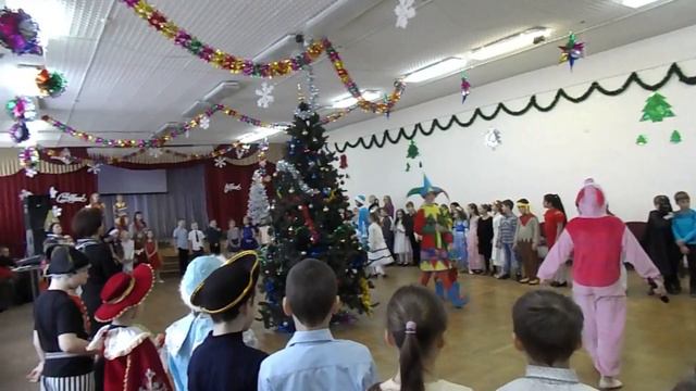 Снегурочка ОЧЕНЬ КЛАССНО ПОЁТ САМА ! смотреть онлайн