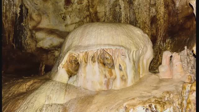 Крым, Путешествие в пещеру Эмине-Баир-Хосар 24.06.2017.mp4 смотреть онлайн