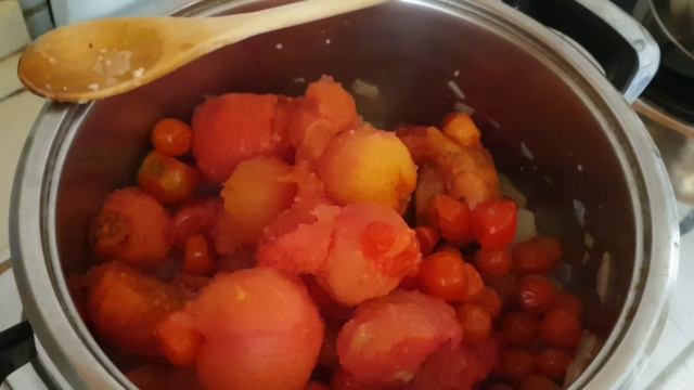 Tomato sauce and kitchen prep