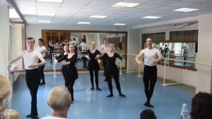 Экзерсис на середине зала