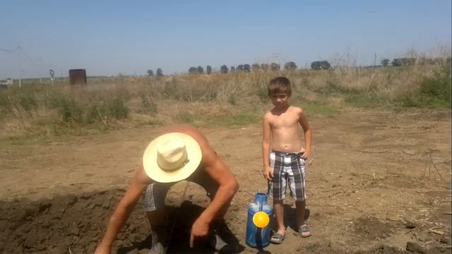 Способ забивания арматуры для контура заземления.
