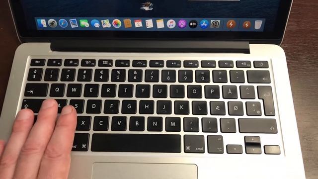 Apple MacBook Pro 13" A1502 i5 8 GB 500 GB SSD 1 cykl смотреть онлайн