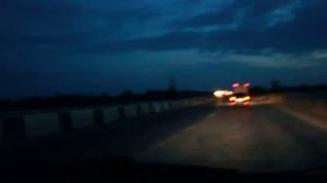 В машине поза собачки