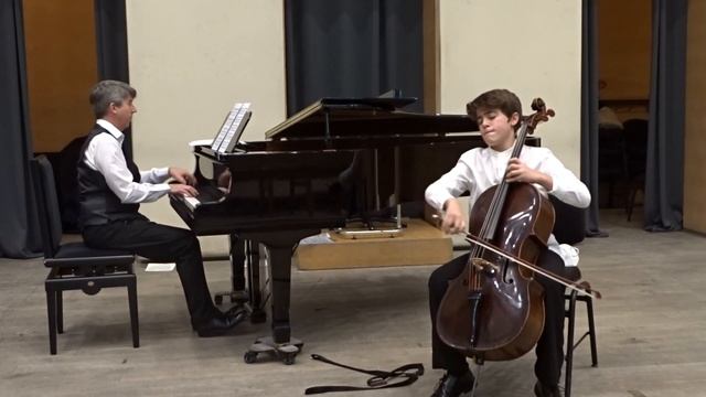 Popper: Mazurka in G minor Op.11 played by Hugo Dominguez (13 yrs old) смотреть онлайн