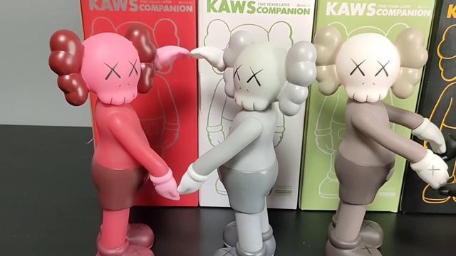 Кавс Kaws 19см черная, серая, коричневая, красная смотреть онлайн
