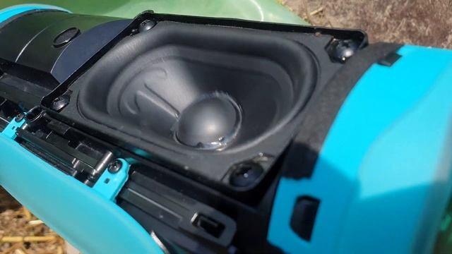 JBL CHARGE 4 GG Teal - CRAZY ABUSE / EXTREME BASS TEST!! ?