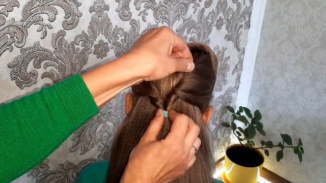 Легкая и красивая прическа на праздник девочке за 1 минуту смотреть онлайн