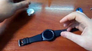 Поклейка стекла на часы Samsung Gear S3 Frontier /sticky glass on the watch Samsung Gear S3 Frontie