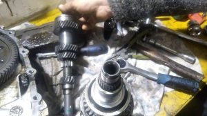 Ремонт МКПП Лада Гранта ( шумит при движении)..mp4