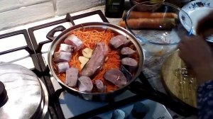 Рыба на овощной подушке. Готовим одновременно морскую и речную рыбу с минимум масла.