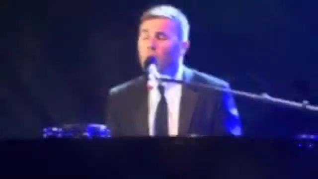 Gary Barlow & Robbie Williams - I'd sing for you смотреть онлайн