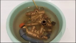 Тест Сульфаминовая кислота на запчастях двухконтурного котла