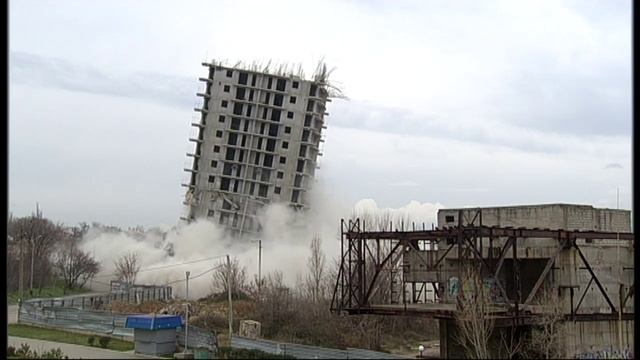 Снос 16-ти этажного "овощного магазина" в Севастополе. смотреть онлайн