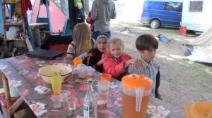 Селява 2013 - Дети делают друг-другу массаж