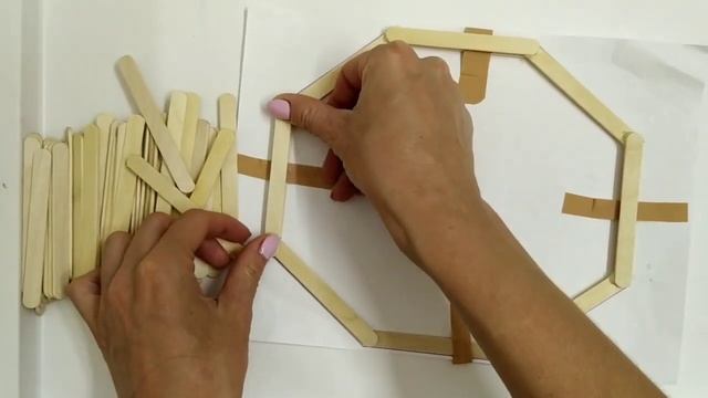 Полочка из палочек от мороженого своими руками/DIY shelf for ice cream sticks