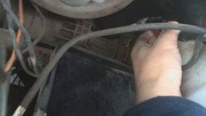 Где в моторном щите калины провести силовые провода для усилителей?