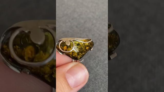 Baltic amber silver ring. Серебряное кольцо с балтийским янтарем.