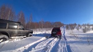 Глубокий снег Nissan Patrol и Toyota Hilux Surf