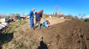 Культивируем поле мотоблоком нева.
