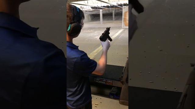 Shooting 3D printed vz61 scorpion