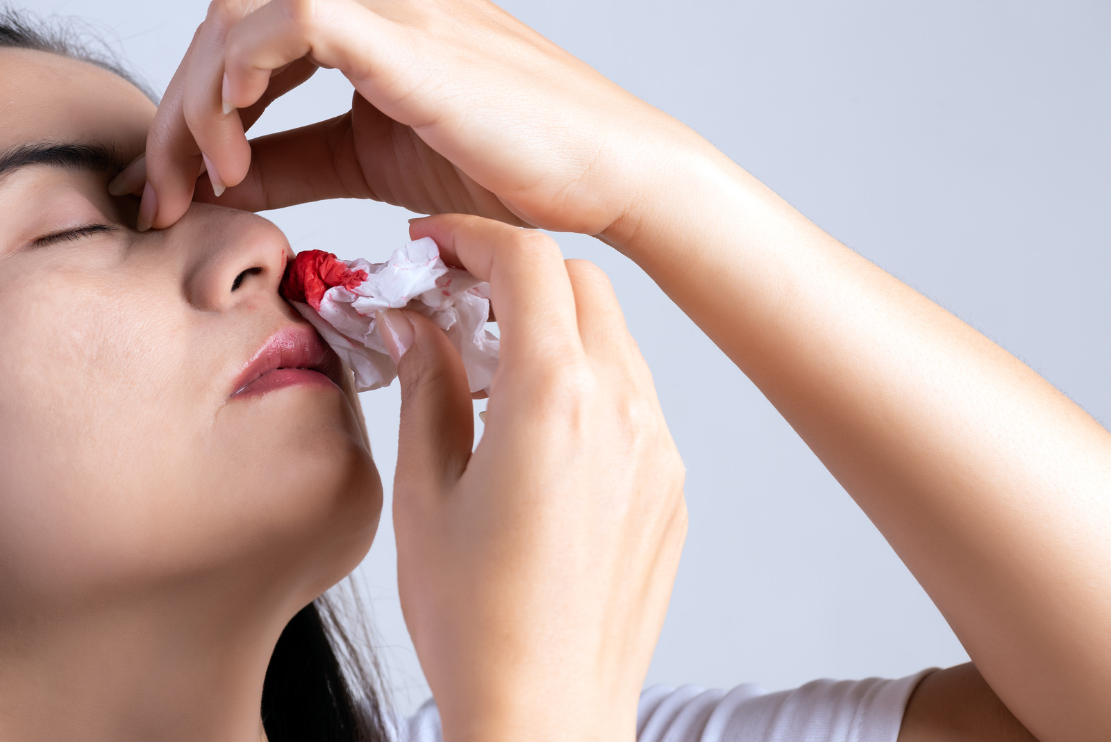 Como cortar una hemorragia nasal
