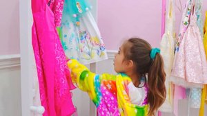 Настя и Артем - Странный Гость под Кроватью. Истории на Хеллоуин