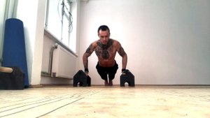 Я СДЕЛАЛ ... ОТЖИМАНИЙ На ПАРАЛЕТСАХ! Это Моя Утренняя Тренировка #10 ★