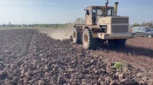 Вспашка земли Плугом ПЛН 8-40 с предплужниками для тракторов Кировец К-7 от 280 л.с