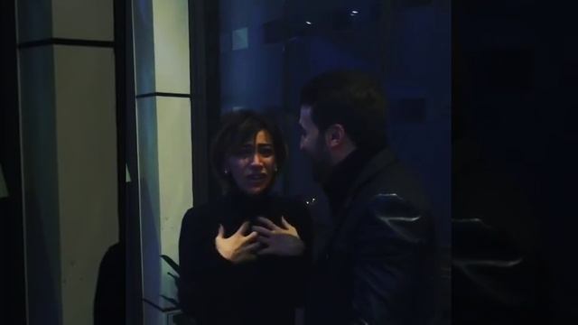 Замик поздравляет Ройю с получением звания заслуженной артистки