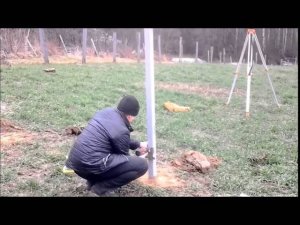 Установка забора на винтовых столбах Ювента