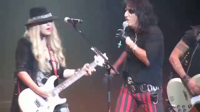 Alice Cooper - I'll Bite Your Face Off at Gibson 2013 смотреть онлайн