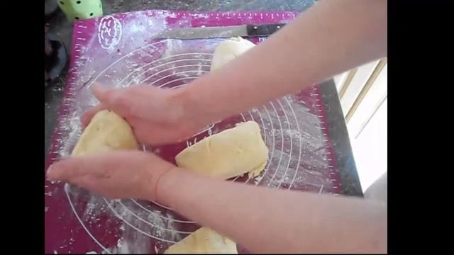 Рогалики, очень простой рецепт, Рогалики дрожжевые с вареньем.