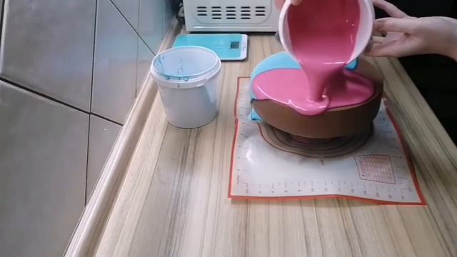 КАК ПОКРЫТЬ ТОРТ ЗЕРКАЛЬНОЙ ГЛАЗУРЬЮ! ДЕЛАЕМ РАЗВОДЫ НА ГЛЯССАЖЕ... .