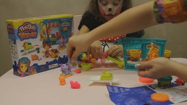 Игровой набор Play-Doh Город Магазинчик домашних питомцев (B3418) обзор и распаковка