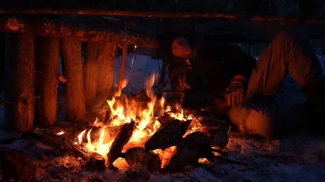 Solo Winter Camping at Bush Camp - Chicken on a Rope смотреть онлайн