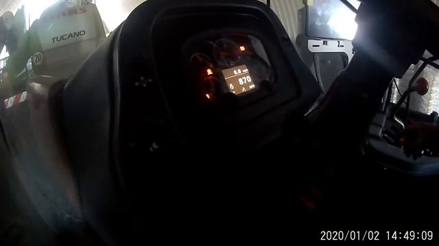 Выгоняем технику 30 марта. Где подкачка топлива? комбайн CLAAS Tucano и ACROS 595 Plus смотреть онлайн