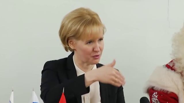 Саммит Дедов Морозов смотреть онлайн