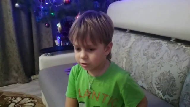 НАЗАРИК ПОКАЗЫВАЕТ СВОИ ЗНАНИЯ АНГЛИЙСКОГО. смотреть онлайн