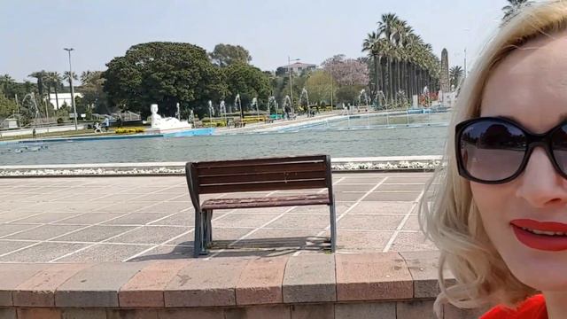 в том самом парке - озеро с уточками, бассейн , магнолия не расцвела ☹ / не МОГУ себе позволить смотреть онлайн