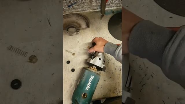 Makita GA9020 grinder not running right. #makita #ga9020 #tools #grinder #brushes #repairs #machine