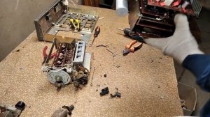 Радиоприемник Ишим-003. Разбор. Содержание драгметаллов.