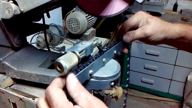 Заточка цепной пилы в домашних условиях (Sharpening a chain saw at home) смотреть онлайн