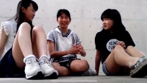 パンチラ まさかjsが○字パンチラ?