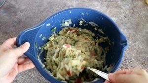 Заливной пирог с капустой на сковороде