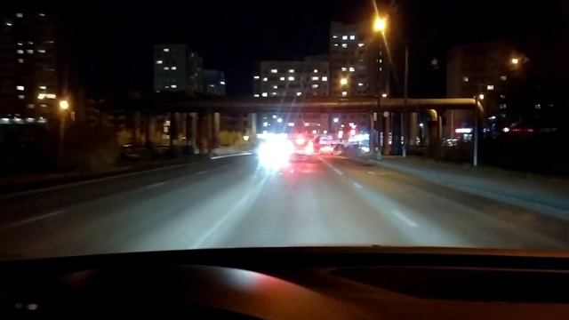 Туарег НФ 3.0 за Туарег GP 2,5 по ночному городу смотреть онлайн